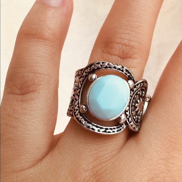 Ring - Picture 3 of 4